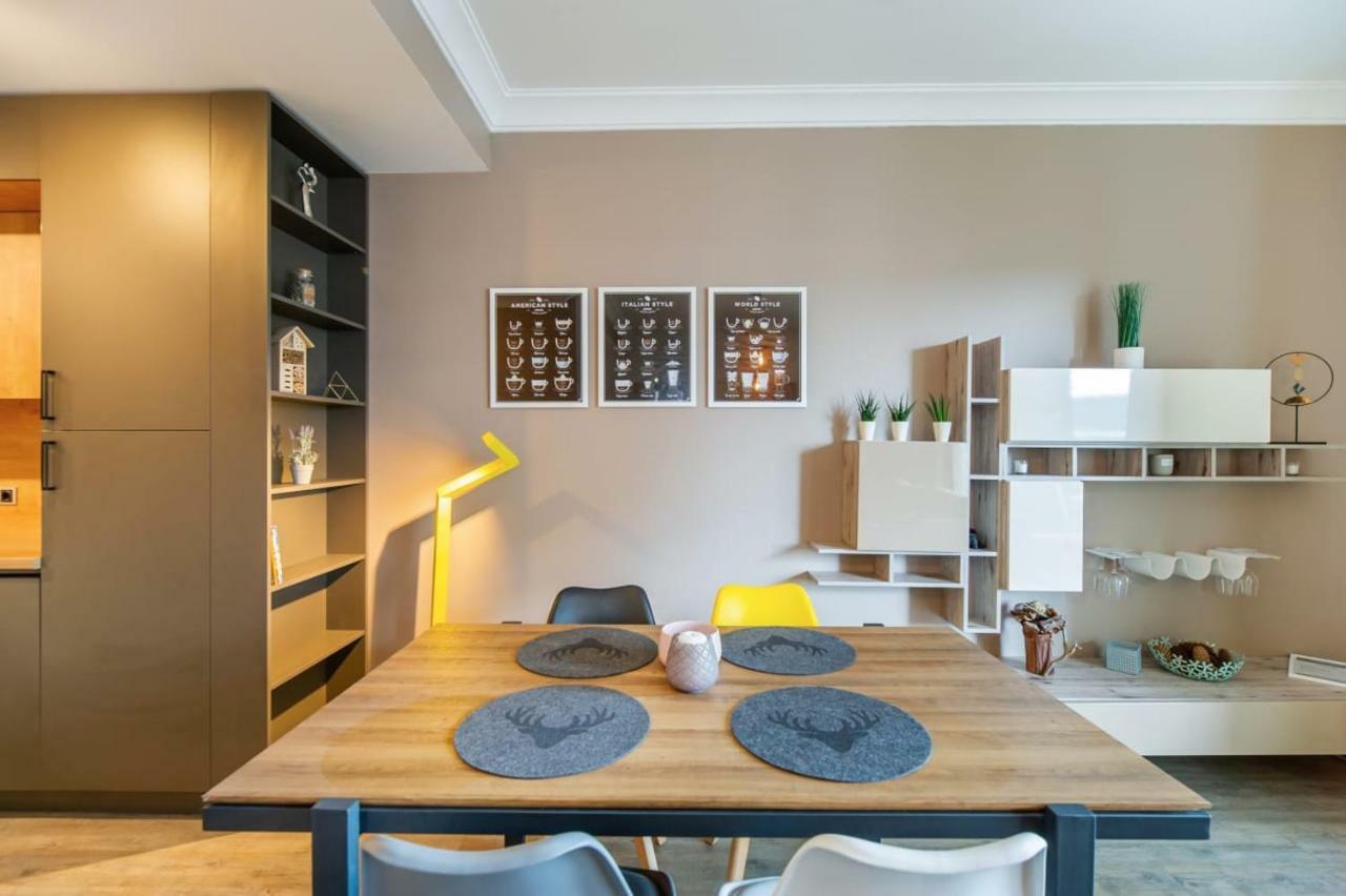 פויאנה ברשוב Sarah Deluxe Apartment In Silver Mountain מראה חיצוני תמונה